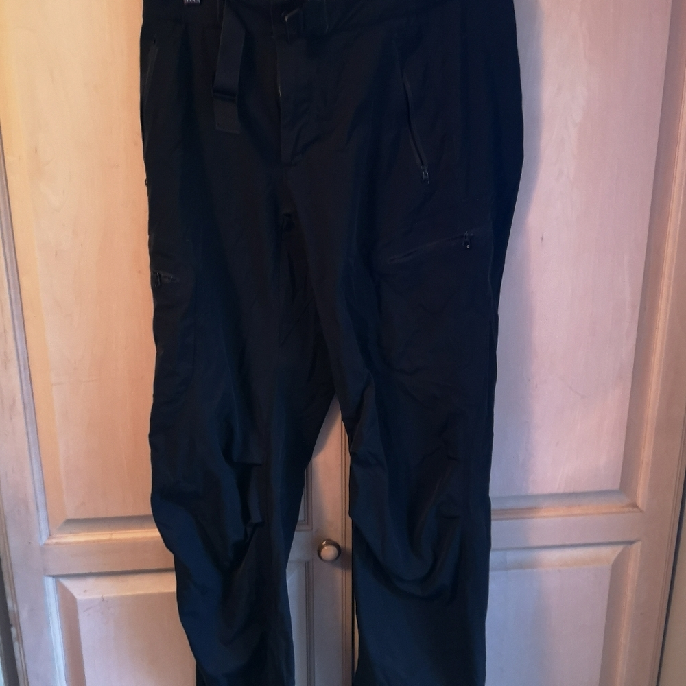 Black hiking pants